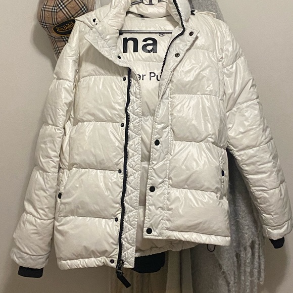 White Superpuff in Xs - Picture 1 of 3